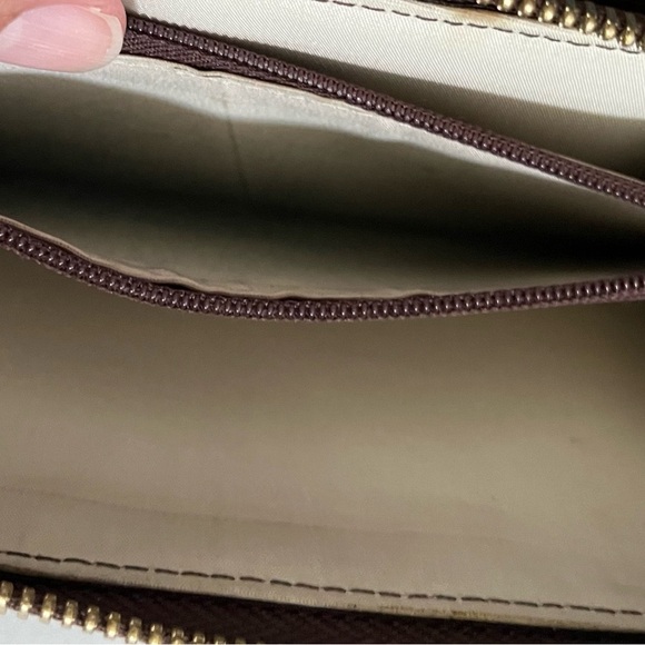 VTG Valentina Brown Leather Wallet with Gold Accent EUC. - Picture 12 of 16